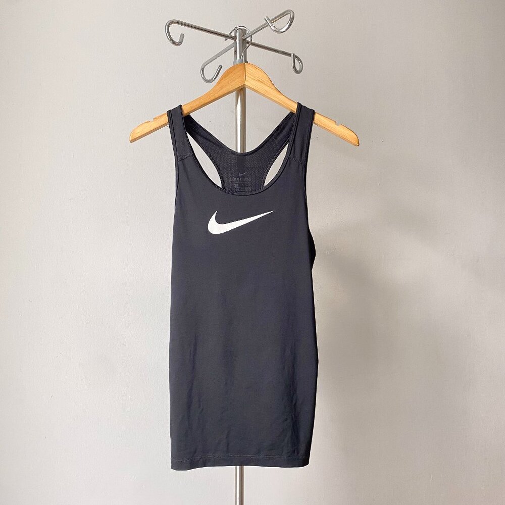 🌿Medium Black Racerback Fitted Tank by Nike
